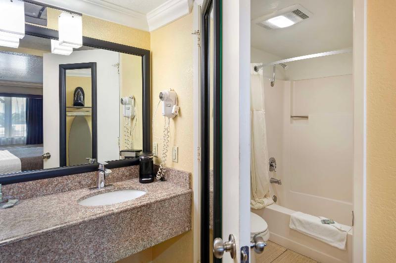 Best Western Hanford Inn image