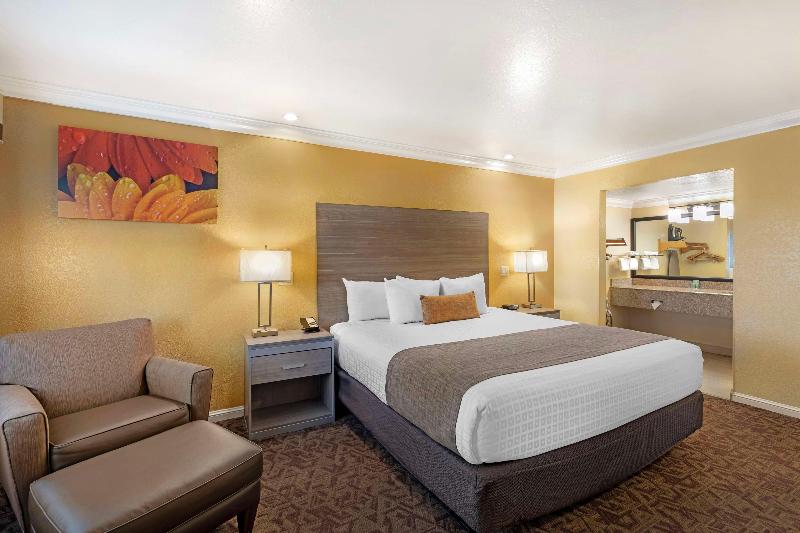 Best Western Hanford Inn image