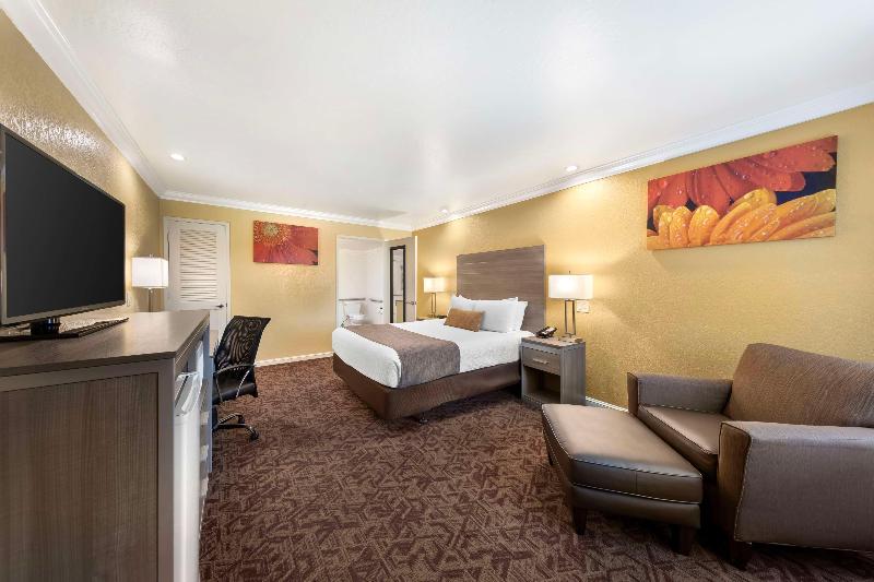 Best Western Hanford Inn image