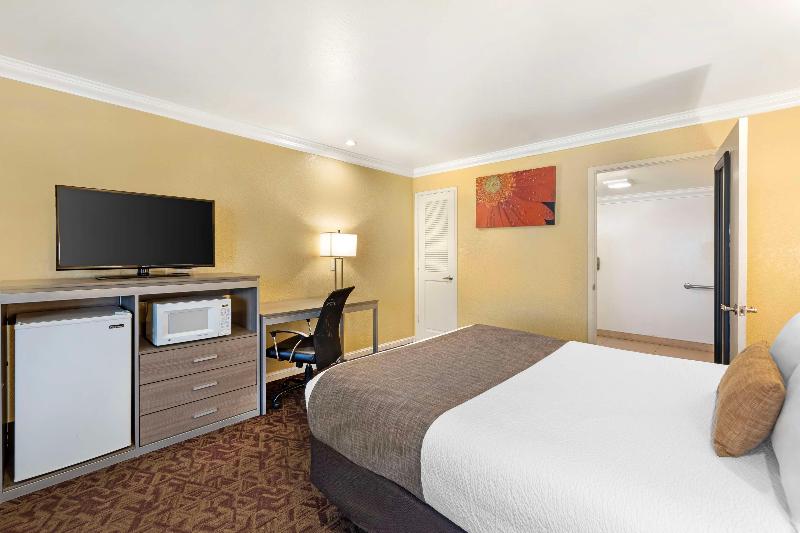 Best Western Hanford Inn image