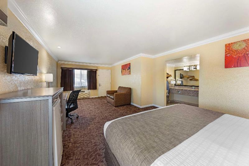 Best Western Hanford Inn image