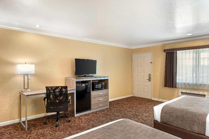 Best Western Hanford Inn image