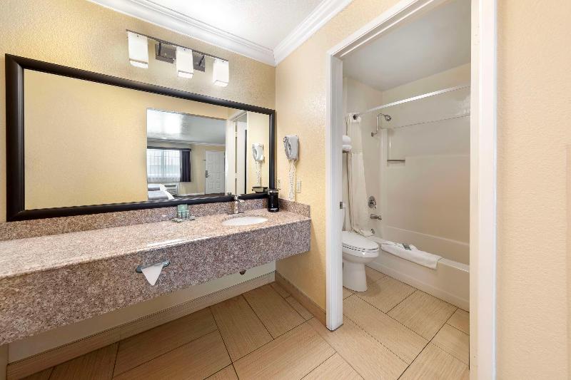 Best Western Hanford Inn image