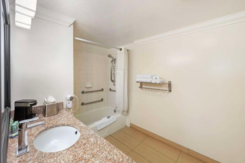 Best Western Hanford Inn image