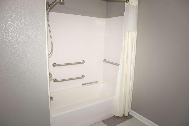 Best Western Commerce Inn image