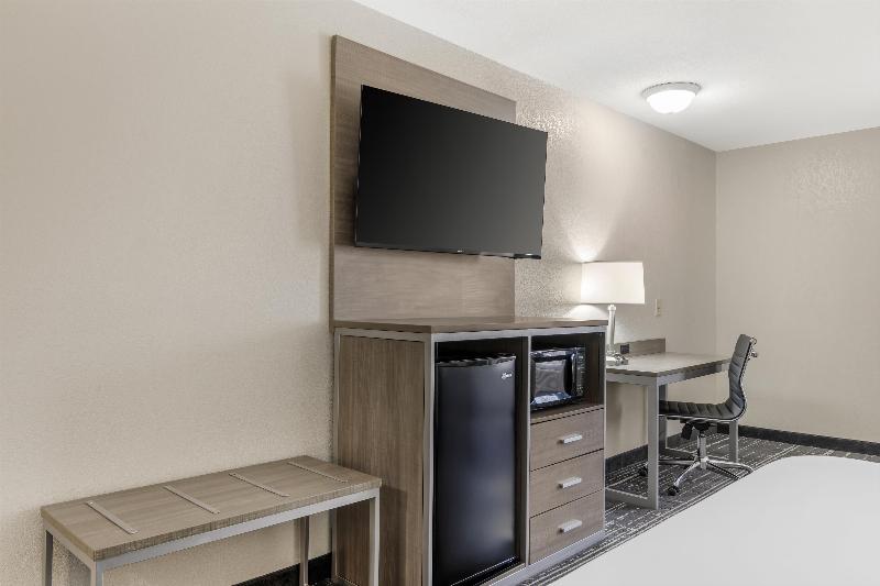 Best Western Commerce Inn image