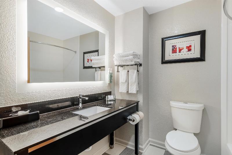 Best Western Commerce Inn image