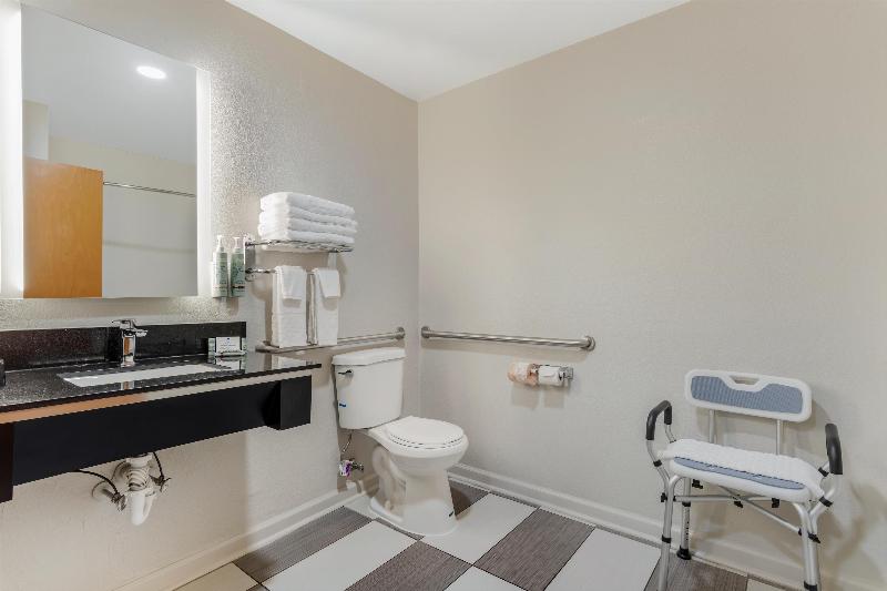 Best Western Commerce Inn image
