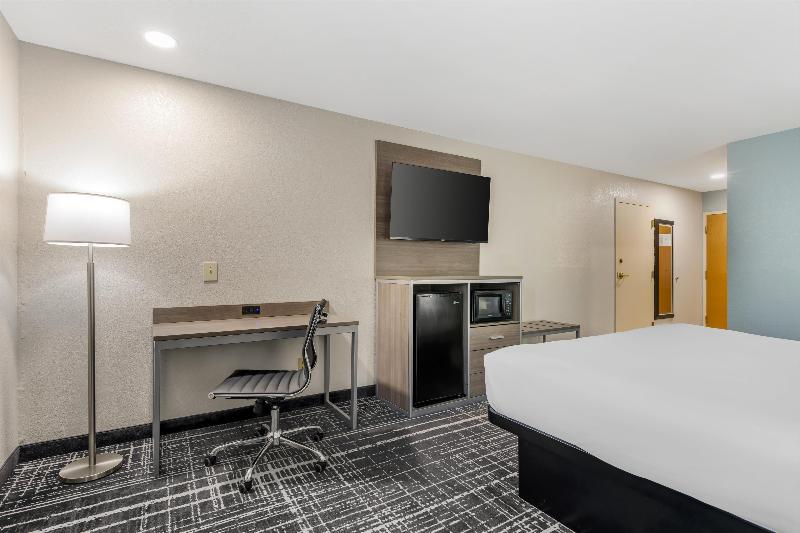 Best Western Commerce Inn image