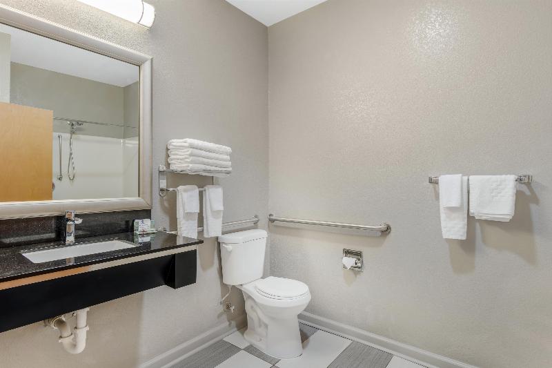 Best Western Commerce Inn image