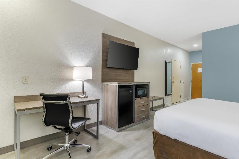 Best Western Commerce Inn image
