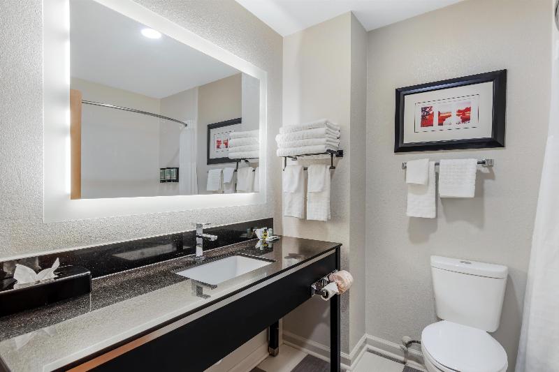 Best Western Commerce Inn image