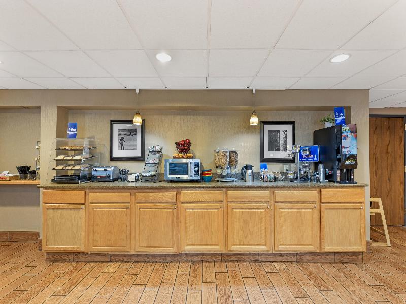 Best Western Holiday Lodge image