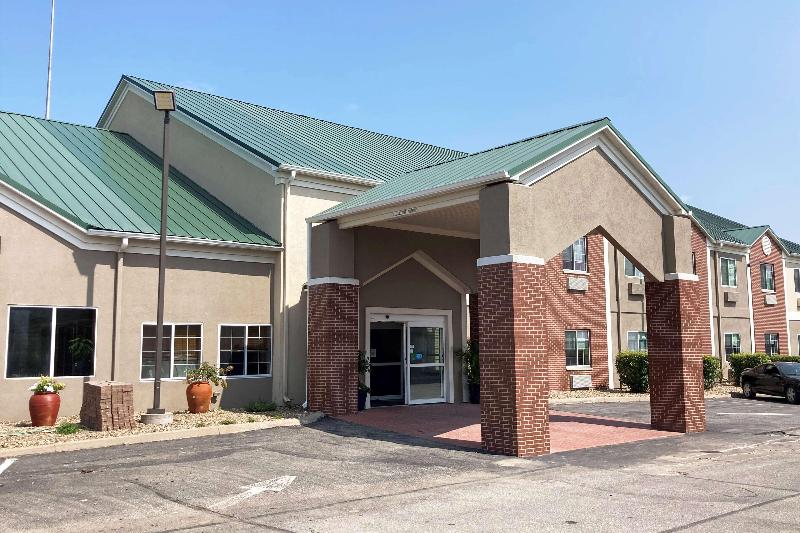 AmericInn by Wyndham Grinnell