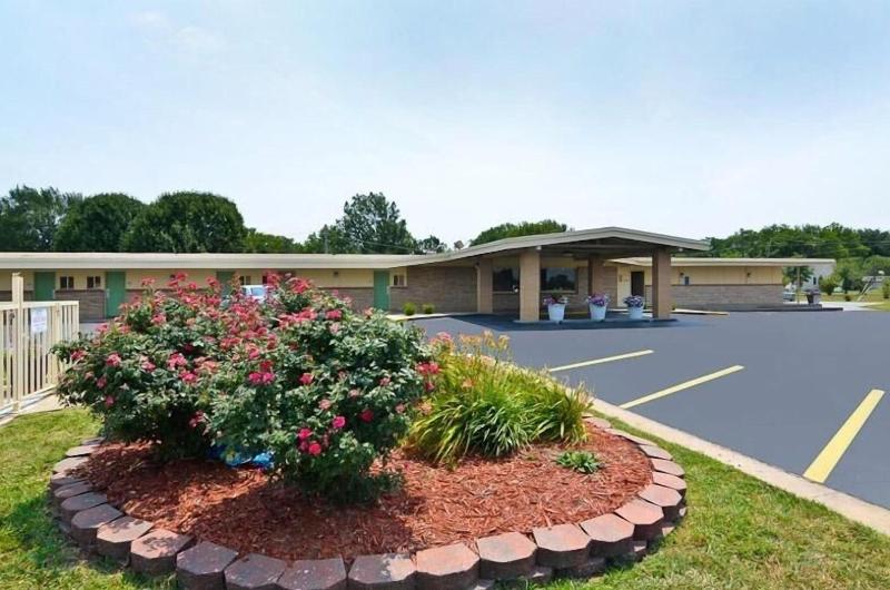 Americas Best Value Inn Iola image
