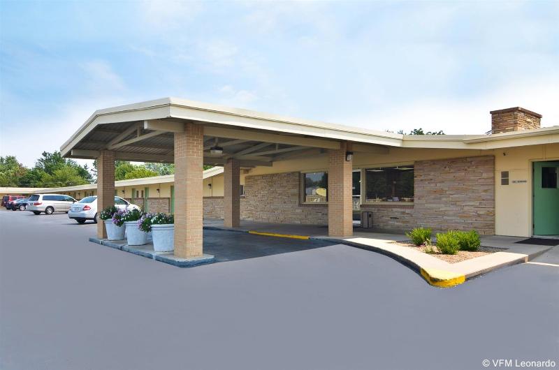 Americas Best Value Inn Iola image