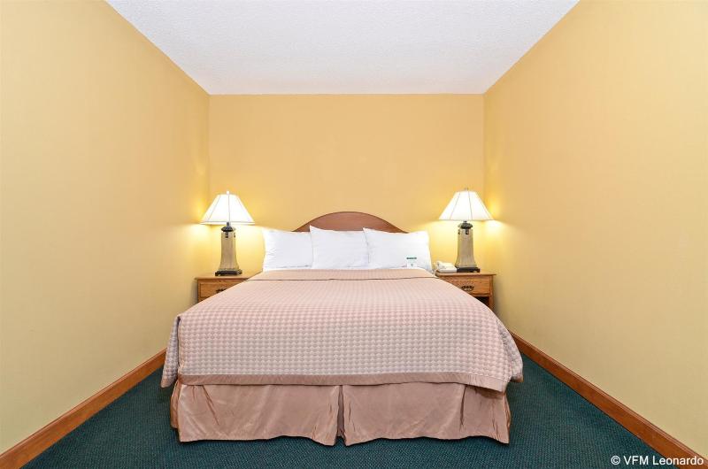 Americas Best Value Inn Iola image