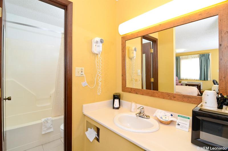 Americas Best Value Inn Iola image
