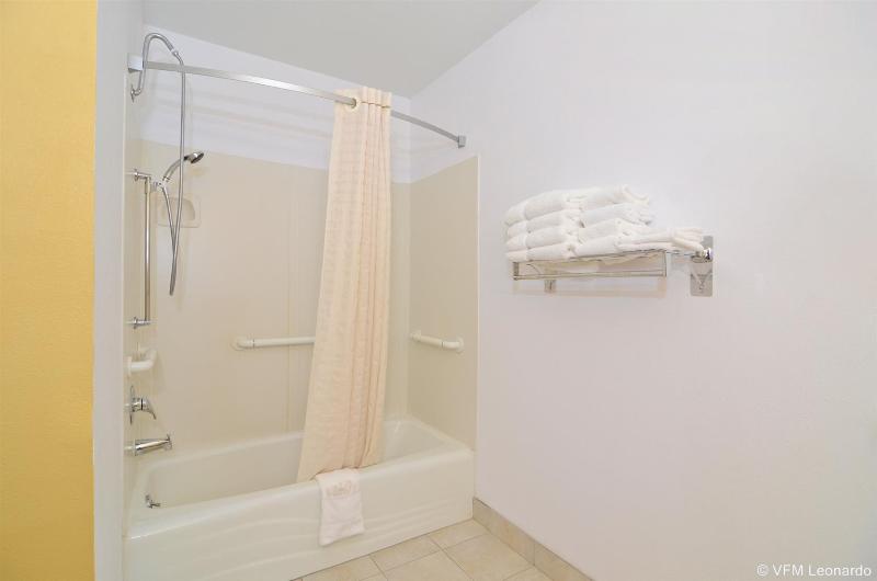 Americas Best Value Inn Iola image