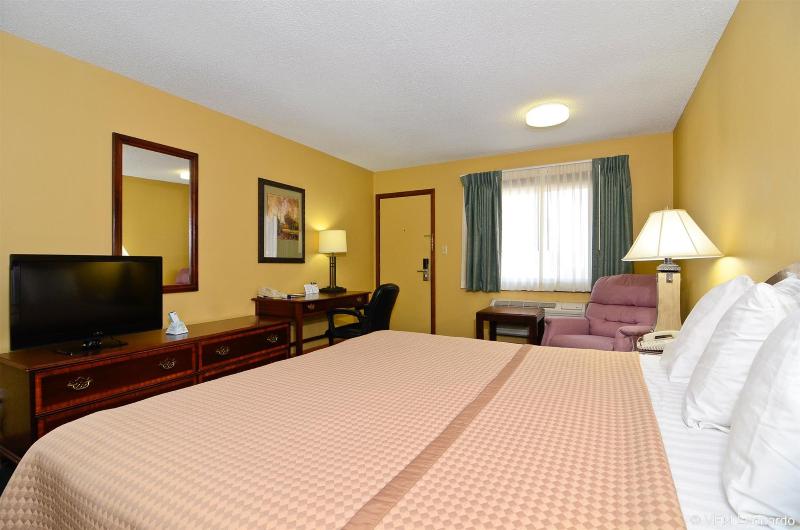 Americas Best Value Inn Iola image