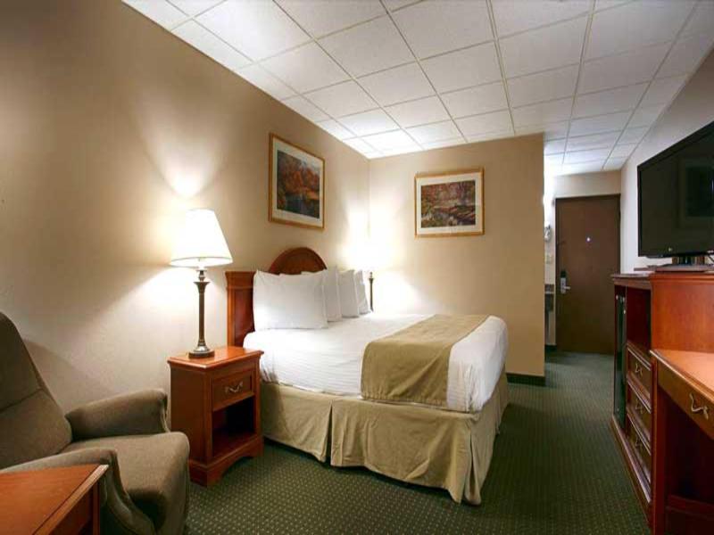 Rodeway Inn McPherson image