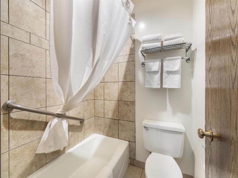 Best Western Angus Inn image