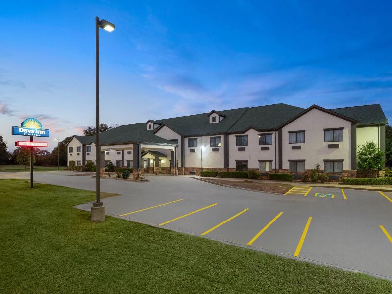 Days Inn By Wyndham Coffeyville image