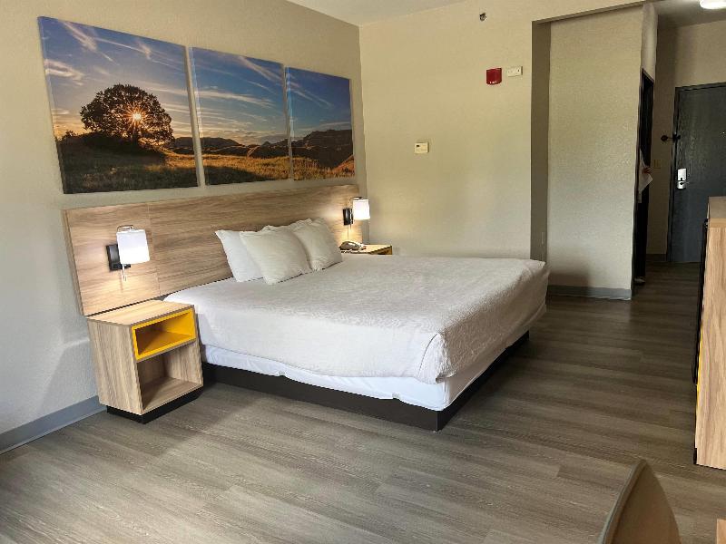 Days Inn By Wyndham Coffeyville image