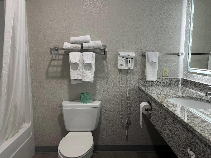 Days Inn By Wyndham Coffeyville image