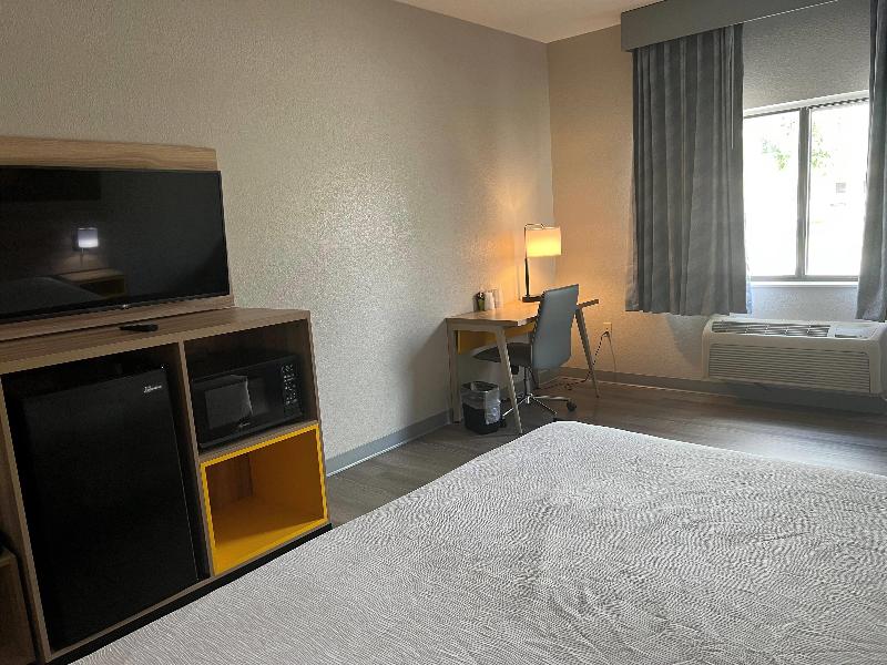 Days Inn By Wyndham Coffeyville image