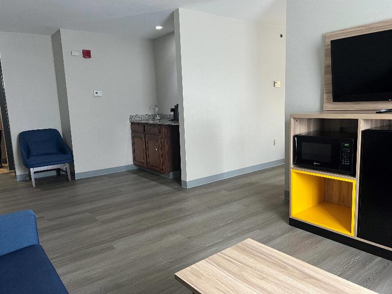 Days Inn By Wyndham Coffeyville image