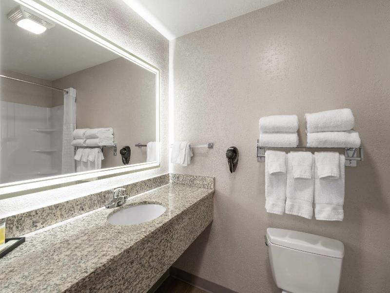 Days Inn By Wyndham Coffeyville image