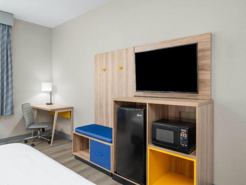 Days Inn By Wyndham Coffeyville image