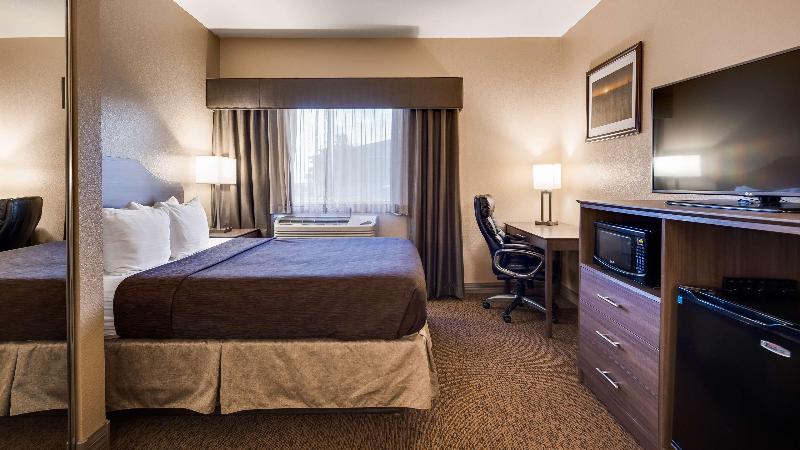 Best Western El-Quartelejo Inn & Suites image