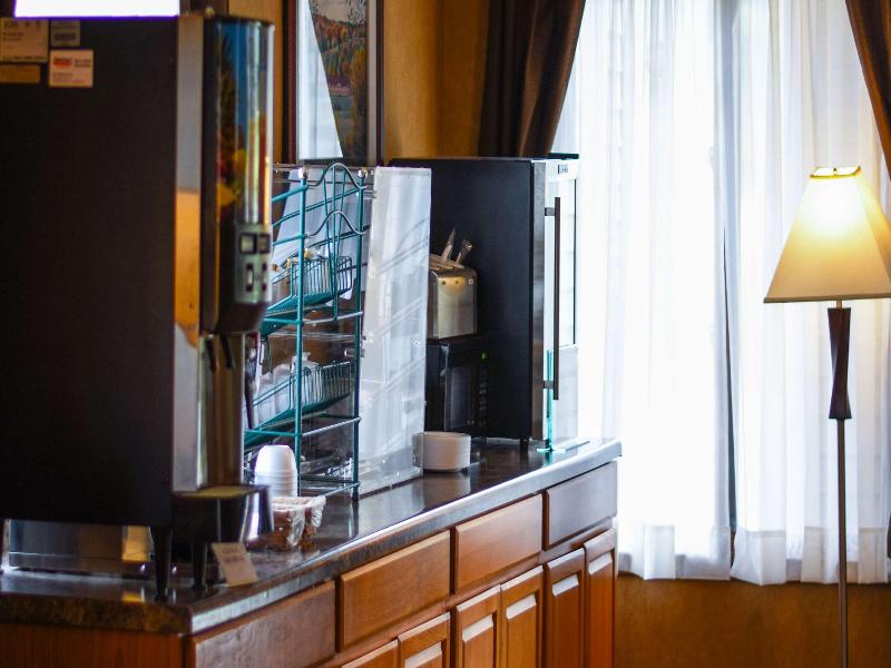 Magnuson Hotel Country Inn image