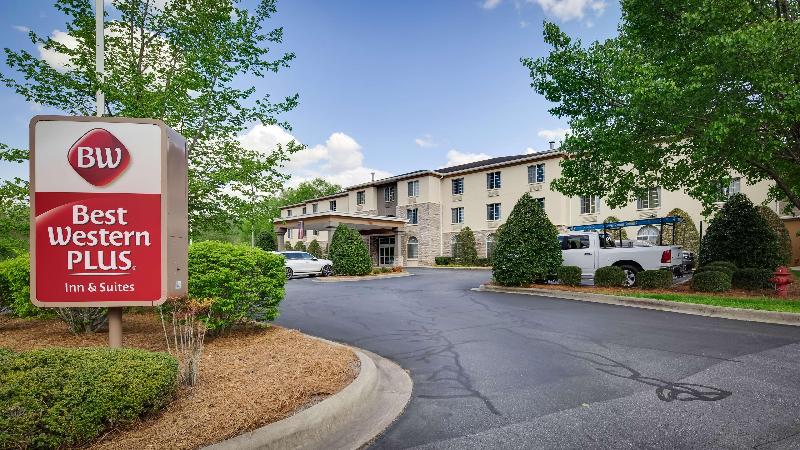 Best Western Plus River Escape Inn & Suites image