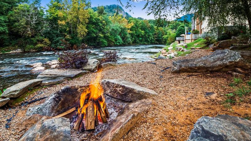 Best Western Plus River Escape Inn & Suites image