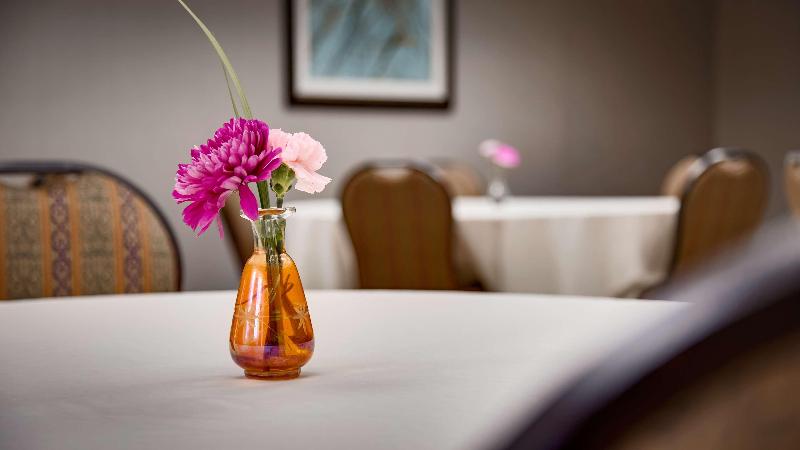 Best Western Plus River Escape Inn & Suites image
