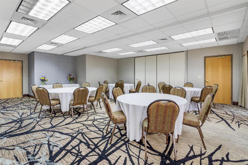 Best Western Plus River Escape Inn & Suites image