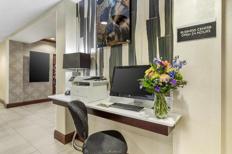 Best Western Plus River Escape Inn & Suites image