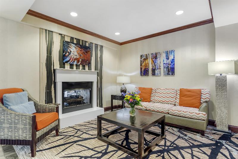 Best Western Plus River Escape Inn & Suites image