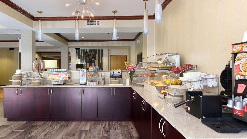 Best Western Plus River Escape Inn & Suites image