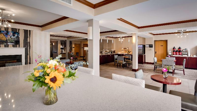 Best Western Plus River Escape Inn & Suites image