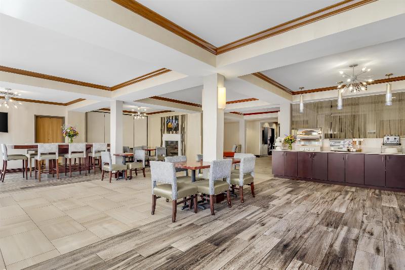 Best Western Plus River Escape Inn & Suites image