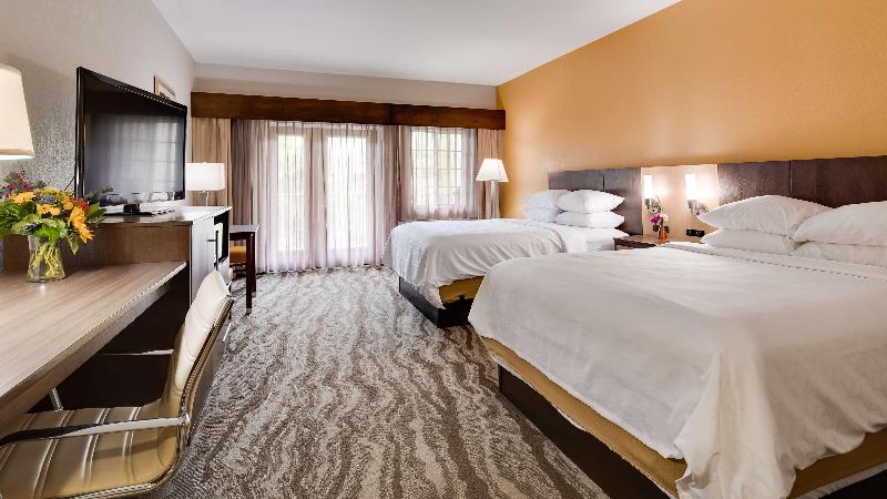 Best Western Plus River Escape Inn & Suites image