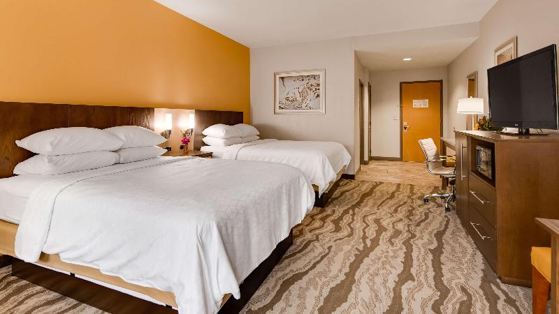 Best Western Plus River Escape Inn & Suites image