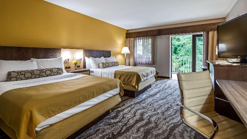 Best Western Plus River Escape Inn & Suites image