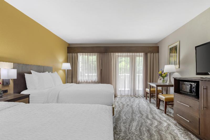 Best Western Plus River Escape Inn & Suites image