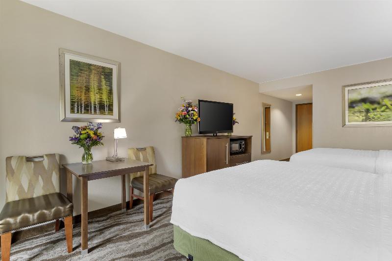 Best Western Plus River Escape Inn & Suites image