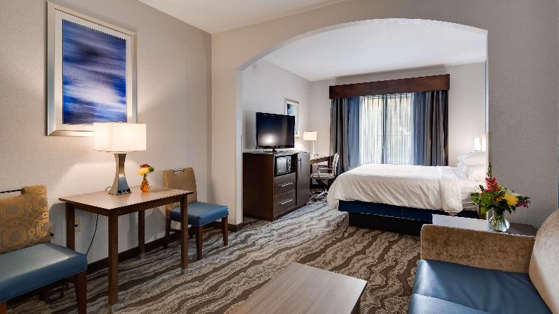 Best Western Plus River Escape Inn & Suites image